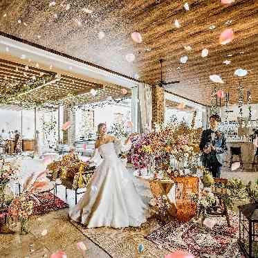 アール・ベル・アンジェ堺 1Fの披露宴会場 自然 緑風 「Ventvert」