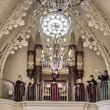 伊勢山ヒルズ 自然と光がおふたりを包む