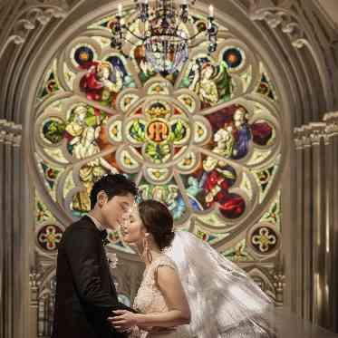 伊勢山ヒルズ 150年の歴史あるステンドグラス