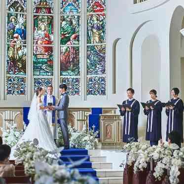 アニヴェルセル みなとみらい横浜 聖歌隊の混声三部の歌声が響き渡る大聖堂