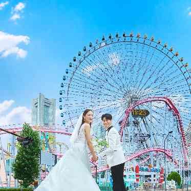 アニヴェルセル みなとみらい横浜 みなとみらいのシンボル、コスモワールドの観覧車が目印。