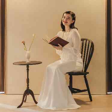 シンプルで動きやすいタイプのドレス