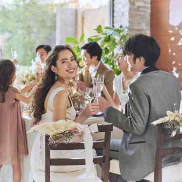 THE SEASON'S(ザ・シーズンズ)/テイクアンドギヴ・ニーズウェディング リビングでの少人数会食も可能