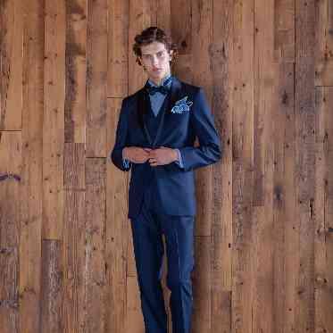 会場に合わせていろいろなカラーを取り揃えております