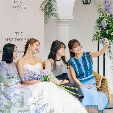 アンシェルデ・マリアージュ 青空の下でリラックスしてゲストと楽しいガーデンパーティを