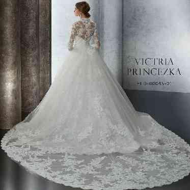 アンシェルデ・マリアージュ 館内に完備されたドレスサロンだから、お打合せもスムーズ