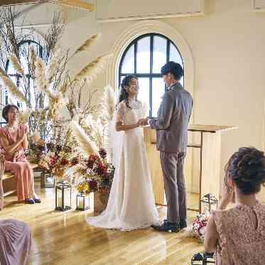 ヴォヤージュ ドゥ ルミエール 京都七条迎賓館 レトロな空間でふたりらしく愛を誓う