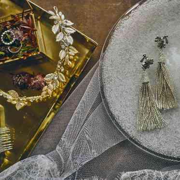 ヴォヤージュ ドゥ ルミエール 京都七条迎賓館 こだわりのドレス&ヘアメイクで輝く特別な日