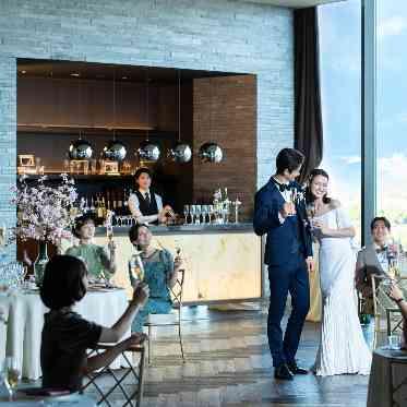 LUCIS(ルーキス) 乾杯シーン