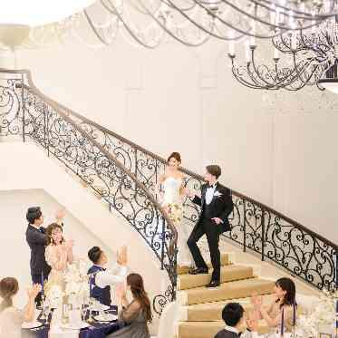 Casa d’ Angela (カサ・デ・アンジェラ) 憧れの階段入場演出が叶う螺旋階段