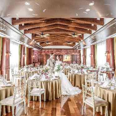 Casa d’ Angela (カサ・デ・アンジェラ) ナチュラルな雰囲気の中にも横浜情緒を感じさせる赤レンガのインテリア空間。