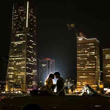 Casa d’ Angela (カサ・デ・アンジェラ) ナイトウェディングならみなとみらいの夜景フォトが残せる