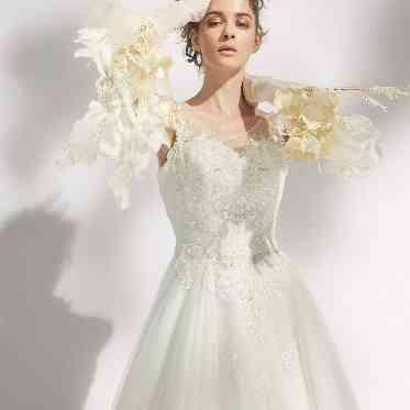 王道ドレスからインポートドレス、「PRONOVIAS」などのブランドドレスも豊富