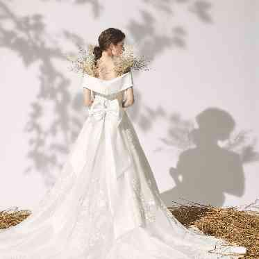 王道ドレスからインポートドレス、「PRONOVIAS」などのブランドドレスも豊富