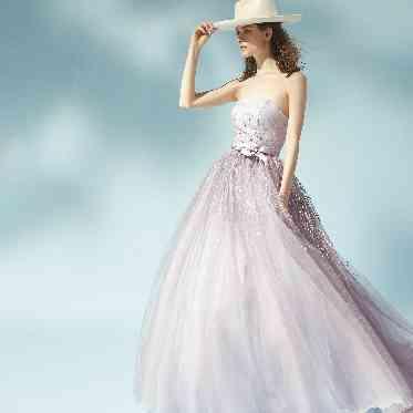 王道ドレスからインポートドレス、「PRONOVIAS」などのブランドドレスも豊富