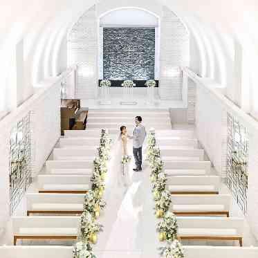 ララシャンス 博多の森 白亜でシンプルなチャペル