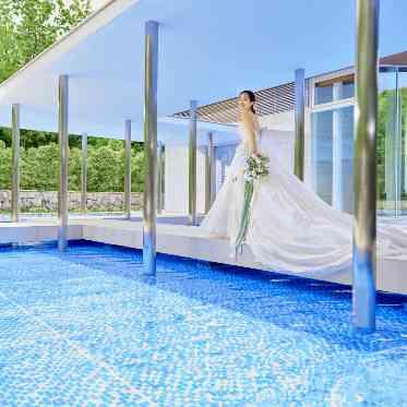 ララシャンス 博多の森 水辺と緑に囲まれた披露宴会場。