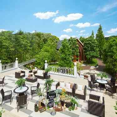 ララシャンス 博多の森 会場にはテラスが併設。デザートビュッフェなどの演出が楽しめる