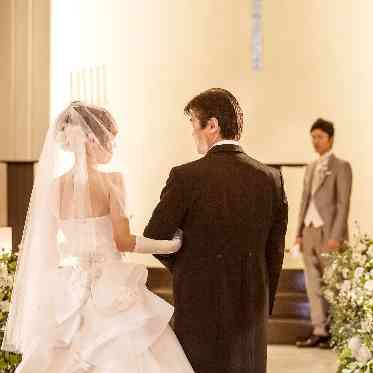 愛する人へ続く道
父と歩くバージンロード