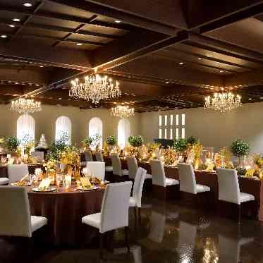 アンフェリシオン ダークウッドで落ち着いた雰囲気はスタイリッシュなパーティーに