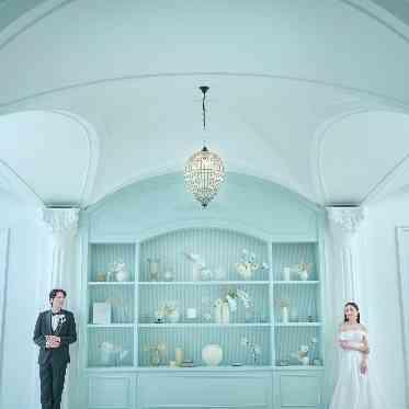 アニヴェルセル 白壁 大人かわいい空間