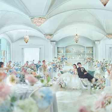 アニヴェルセル 白壁 白×水色の大人可愛い空間