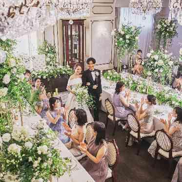アニヴェルセル 白壁 装花やテーブルコーディネイトでお二人らしい会場の雰囲気に＊