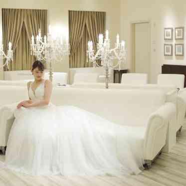 アニヴェルセル 白壁 広々とした貸切空間でゲストにお寛ぎいただけます