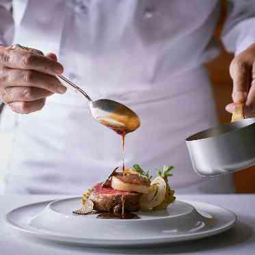 アニヴェルセル 白壁 一皿一皿に真心をこめて