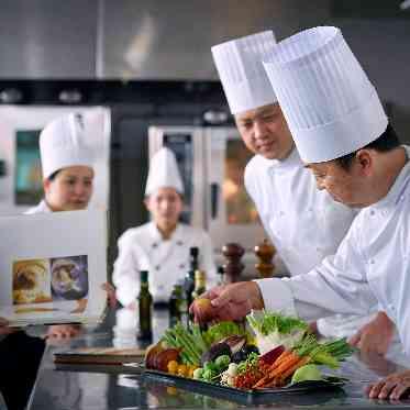 アニヴェルセル 白壁 素材までこだわったアニヴェルセル自慢の料理