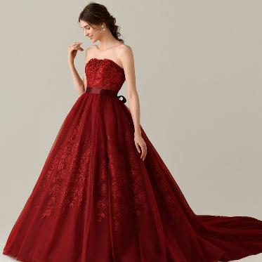 アニヴェルセル 白壁 人気のワインレッド