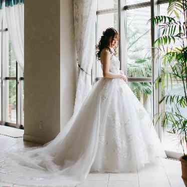 アニヴェルセル 白壁 アヴニール