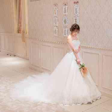 アニヴェルセル 白壁 モニーク