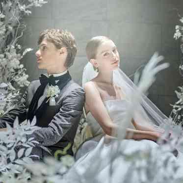 アート空間のような洗練されたチャペル。印象的な写真が残せるのも嬉しい