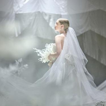 幻想的な光に包まれるチャペルで、感動のセレモニーを叶えて