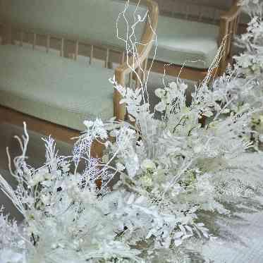 1組貸切だから、チャペル内もふたりの思い通りのコーディネートに