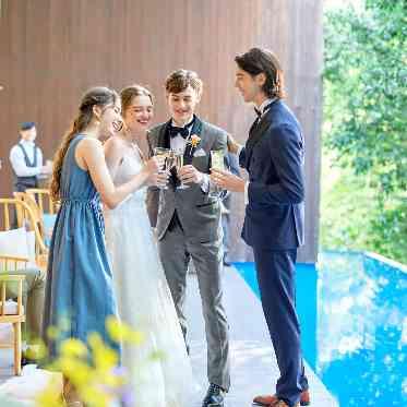 テラスでは、ゲストとゆったり寛ぎのひとときを