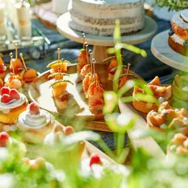 甘いものが苦手な人の為に軽くつまめるフードも用意OK