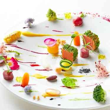 見た目も華やかなオードブル