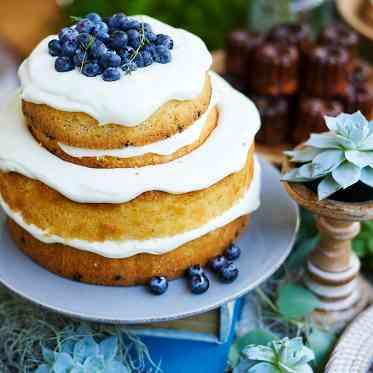 ブルーベリーを使った、ネイキッドケーキ