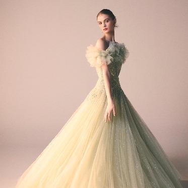 カラードレスも豊富なラインナップ