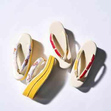 草履も着物に合わせてセレクトできる