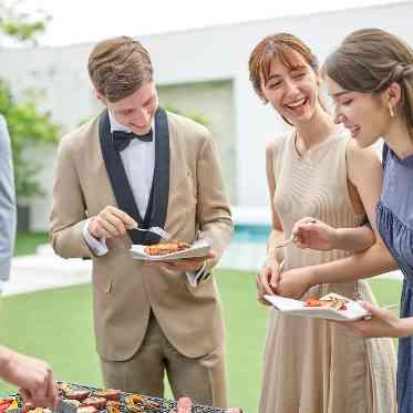 Blanc Beige(ブラン:ベージュ) ●BRASSグループ パーティ会場とガーデンを自由に行き来しながら、パーティを愉しんで