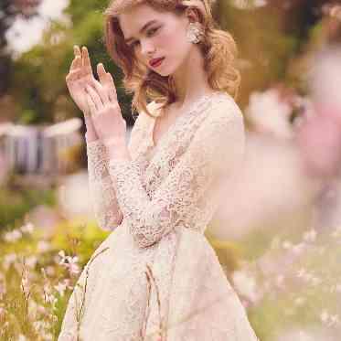 Blanc Beige(ブラン:ベージュ) ●BRASSグループ ウェディングドレス