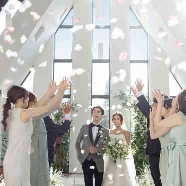 ベルヴィ ラヴァンセーヌ \陽光チャペルで叶える挙式/
アットホームな空間で一生モノの時間を過ごして♪