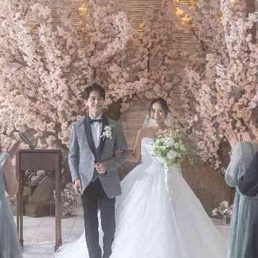 ベルヴィ ラヴァンセーヌ アットホーム挙式に丁度良いサイズ感の空間でゲストと距離の近い挙式を叶えて