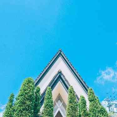 ベルヴィ ラヴァンセーヌ 三角屋根が特徴のラヴァンセーヌのチャペル