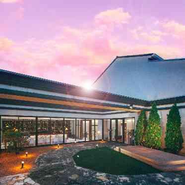 ベルヴィ ラヴァンセーヌ JR静岡駅前の好立地でありながら、開放的なパーティが叶う邸宅