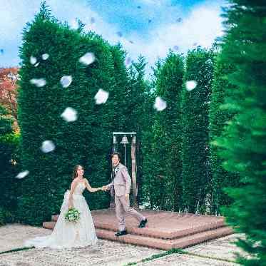 ベルヴィ ラヴァンセーヌ 背の高い木々に抱かれるように建つラヴァンセーヌ。プチリゾート気分を気楽に楽しめる