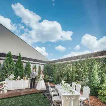 ベルヴィ ラヴァンセーヌ 空の下、プライベートガーデンでアットホームパーティを